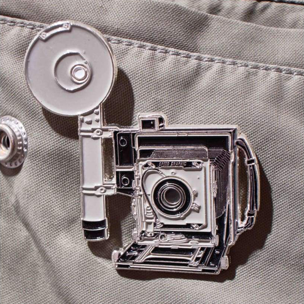 OE 그라플렉스 대형 카메라 뱃지 P15