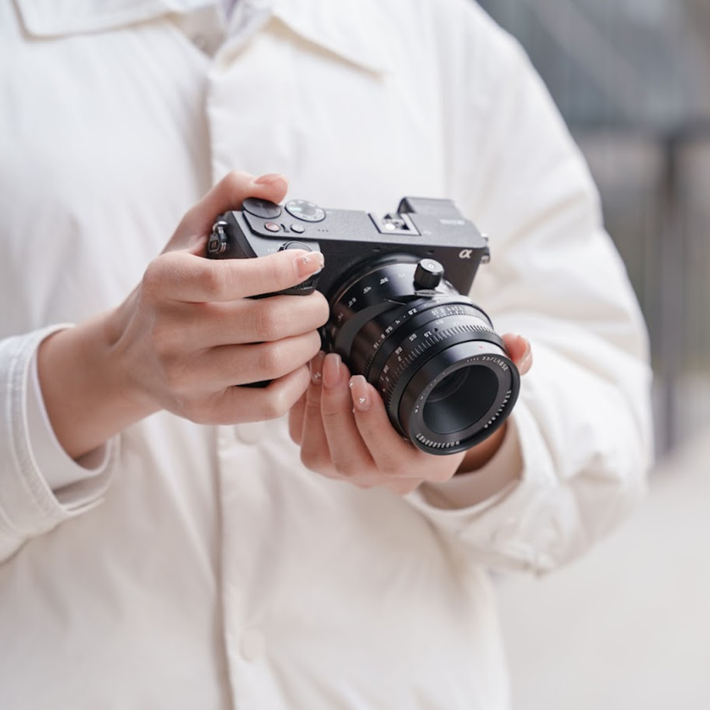 티티아티산 APS-C 35mm F1.4 틸트렌즈