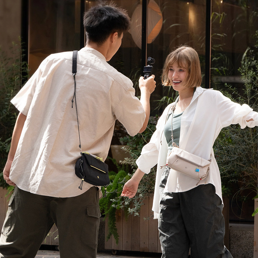 피지테크 원고 포켓 슬링백 화이트 P-CB-577