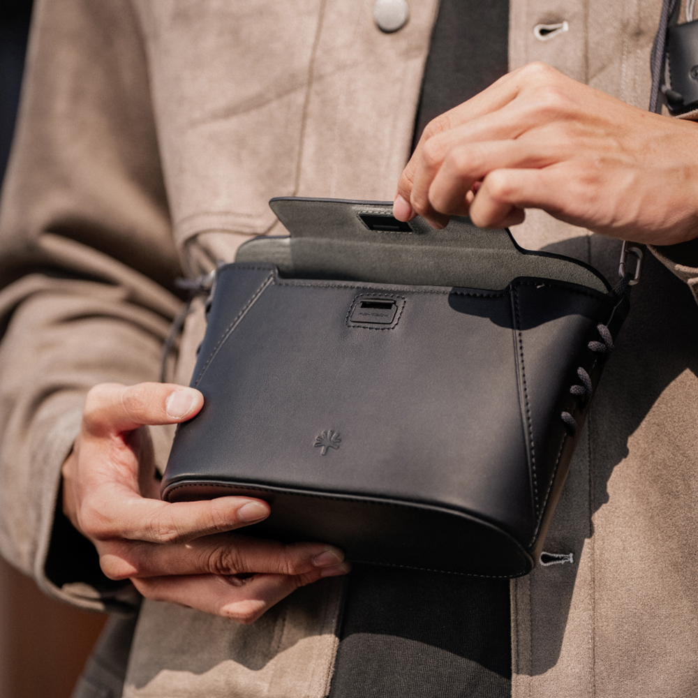 [사전예약] 피지테크 원고 클래식 스마트폰 크로스백 블랙 P-CB-564